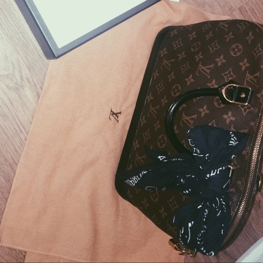 Louis Vuitton Alma